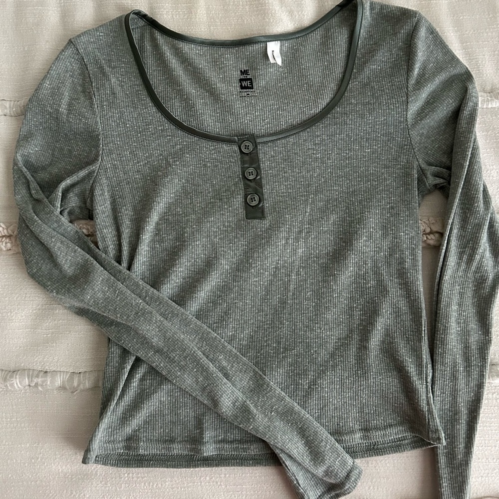 Long sleeve